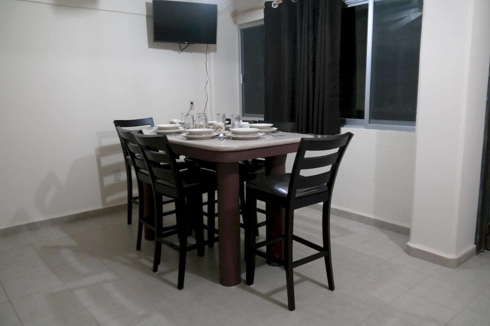 Isabel Suites Сиуатанехо Екстериор снимка