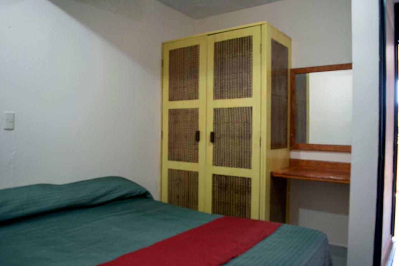 Isabel Suites Сиуатанехо Екстериор снимка