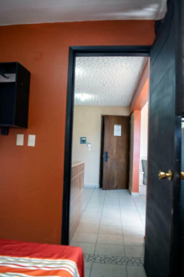 Isabel Suites Сиуатанехо Екстериор снимка