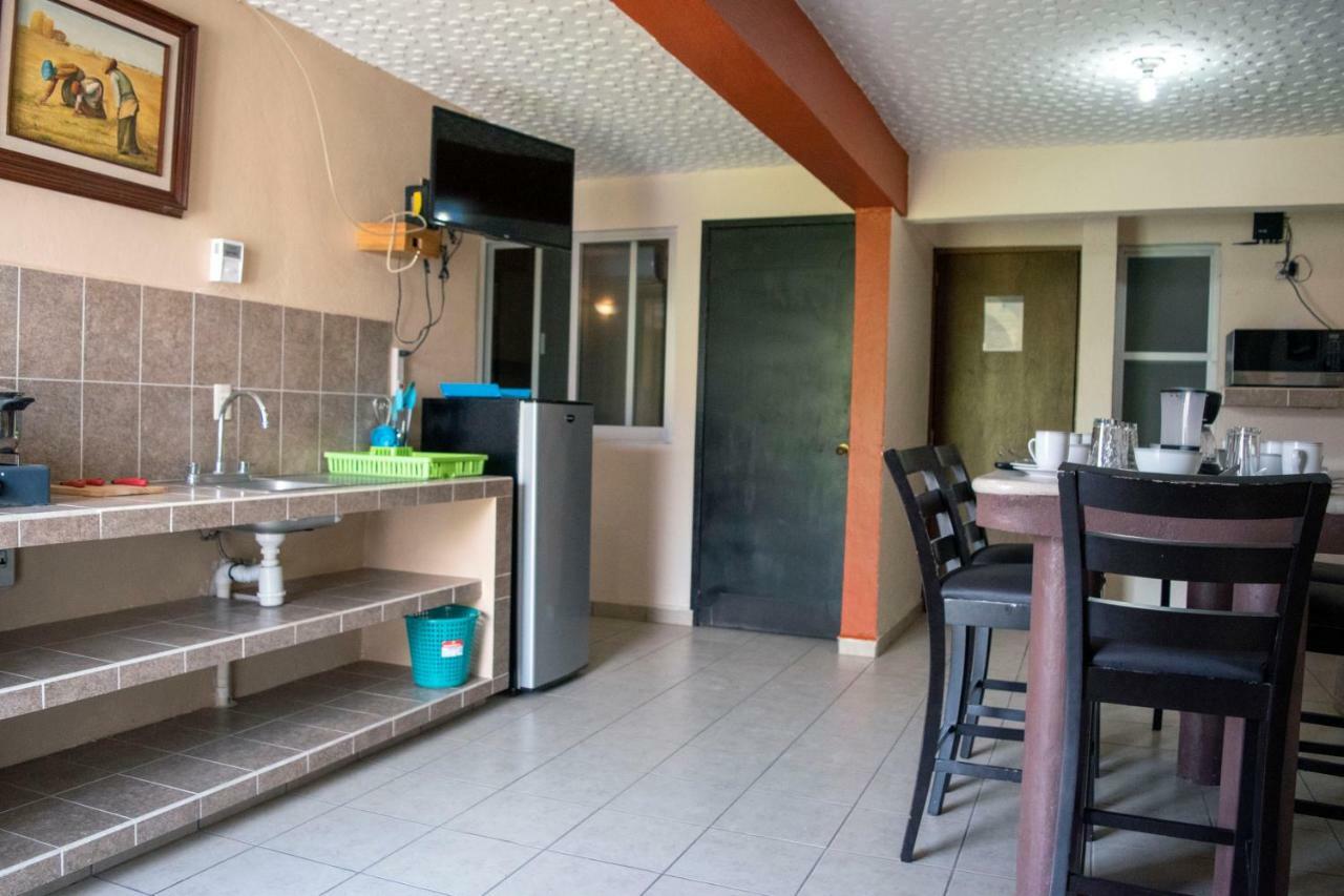 Isabel Suites Сиуатанехо Екстериор снимка