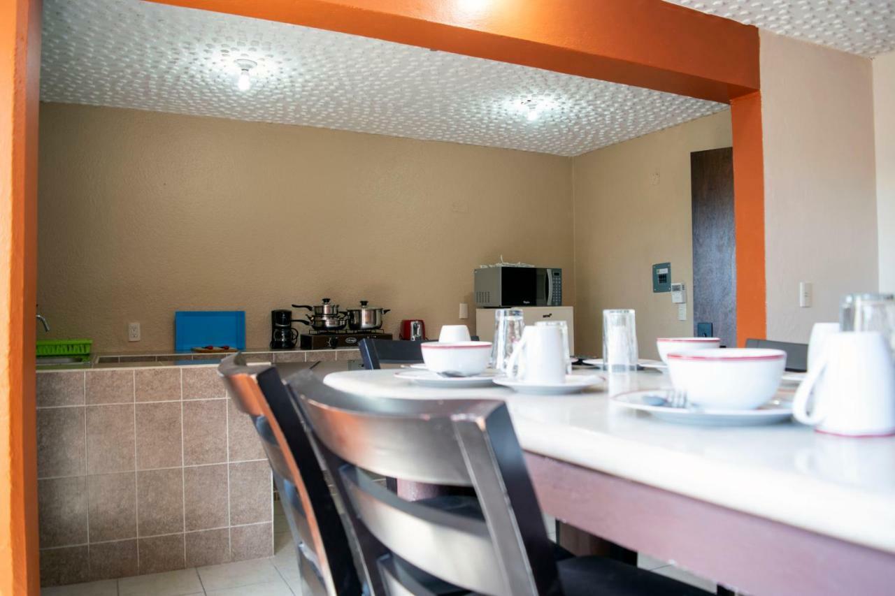 Isabel Suites Сиуатанехо Екстериор снимка